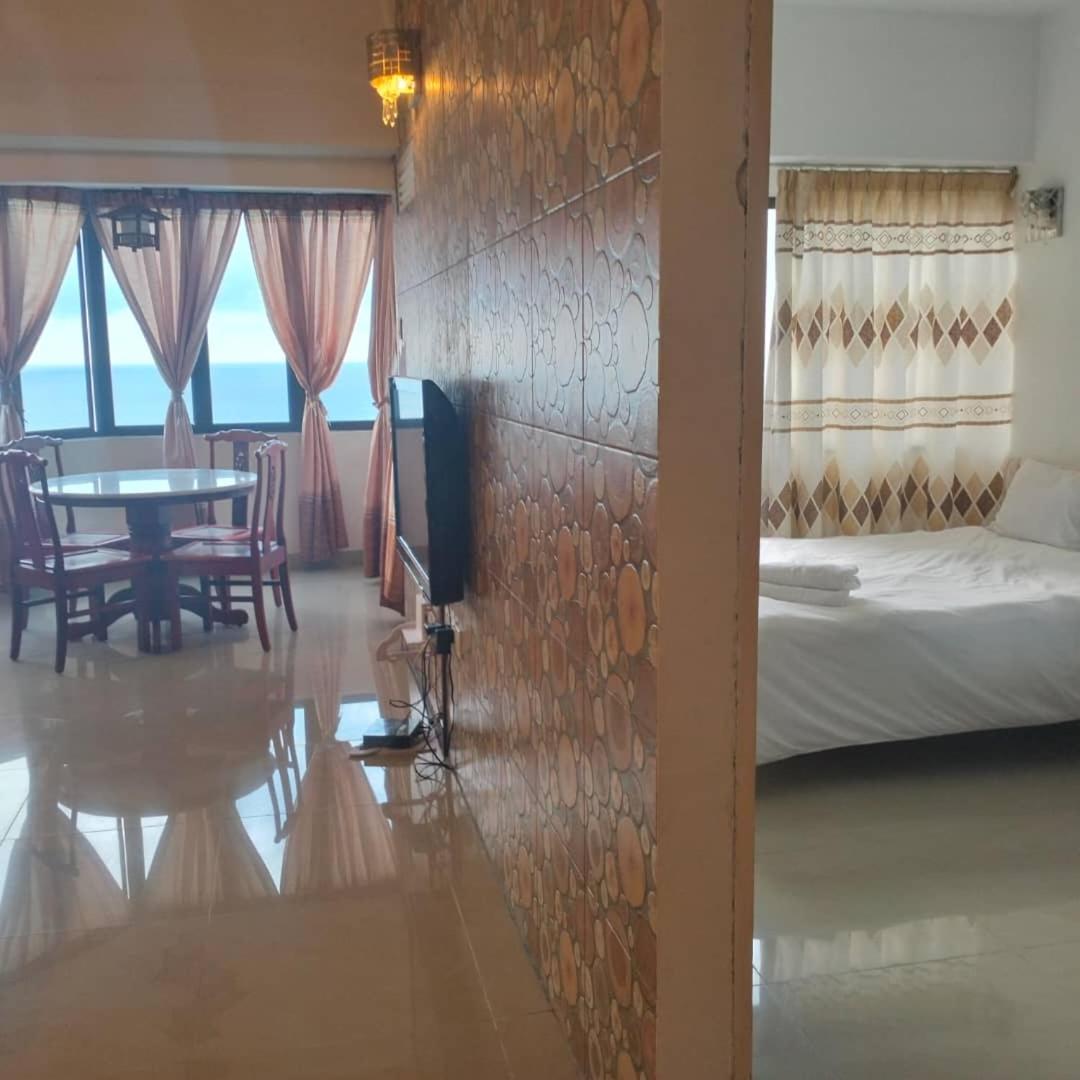 Sri Sayang Pearl View Apartamento Batu Ferringhi Exterior foto