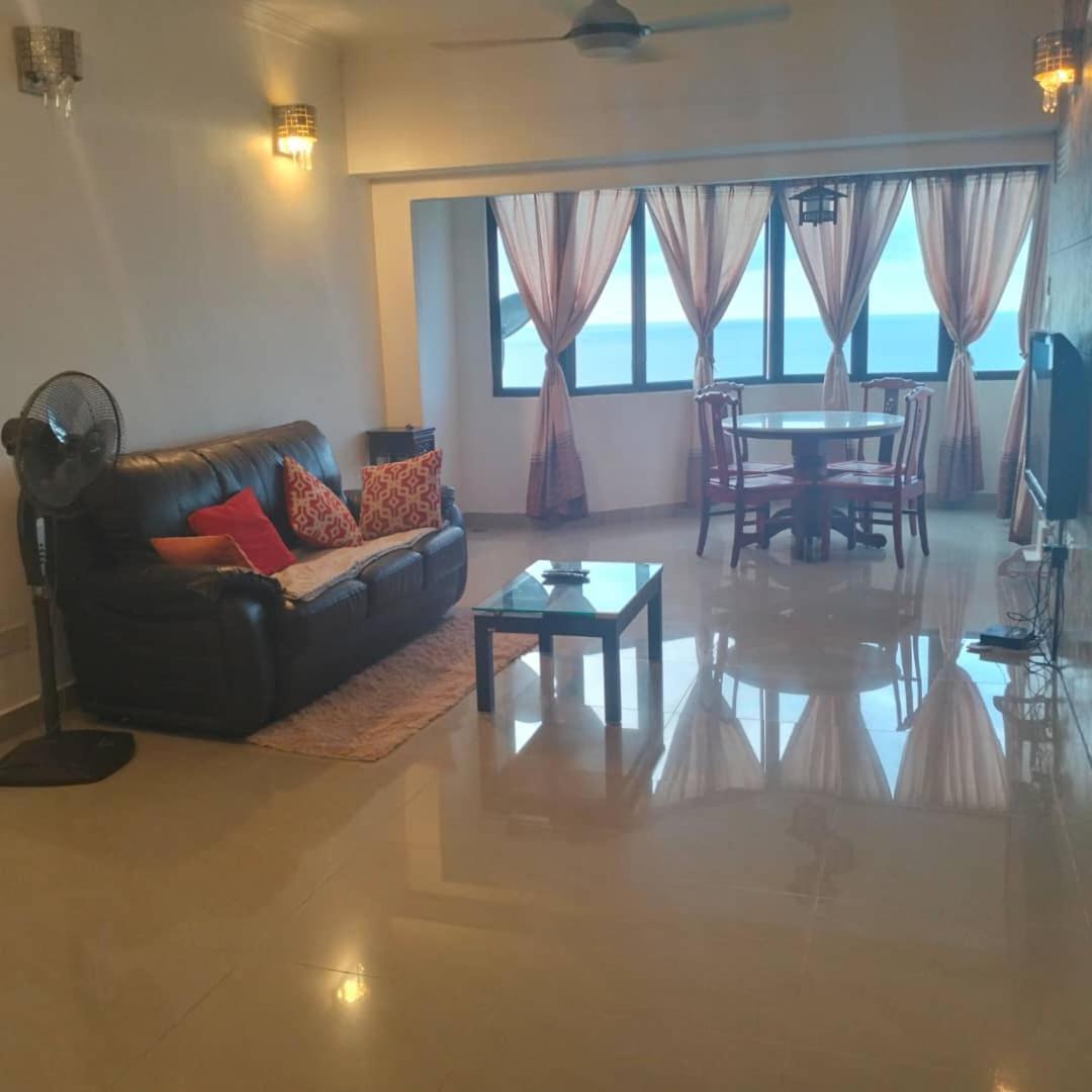 Sri Sayang Pearl View Apartamento Batu Ferringhi Exterior foto